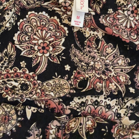 Cute cold shoulder 👀brown palsy bodysuit extremely cute. - Picture 2 of 9